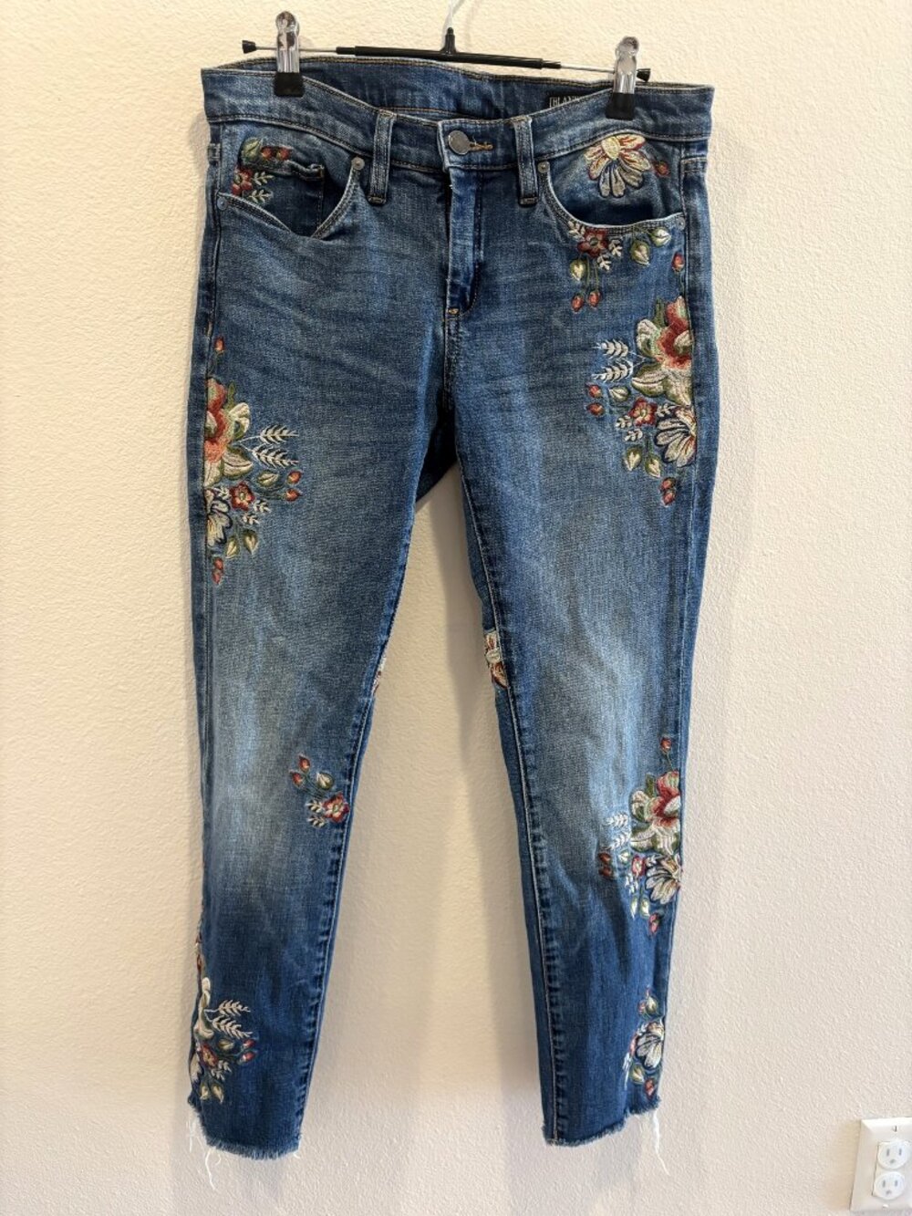 BlankNYC Skinny Classique Floral Embroidered Jeans 27